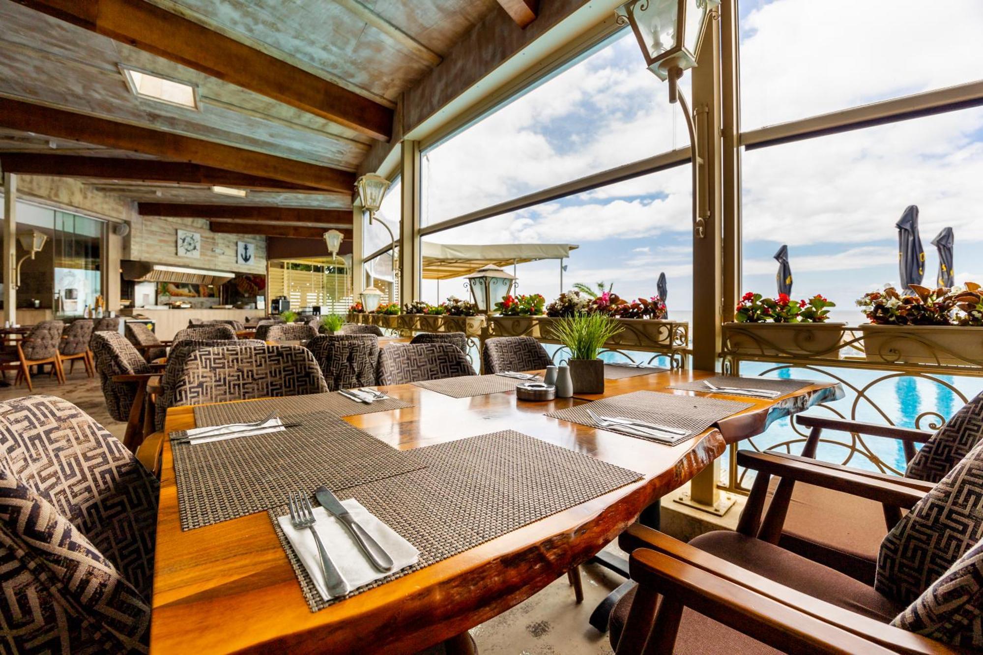 Royal Bay Resort Balchik Exterior photo
